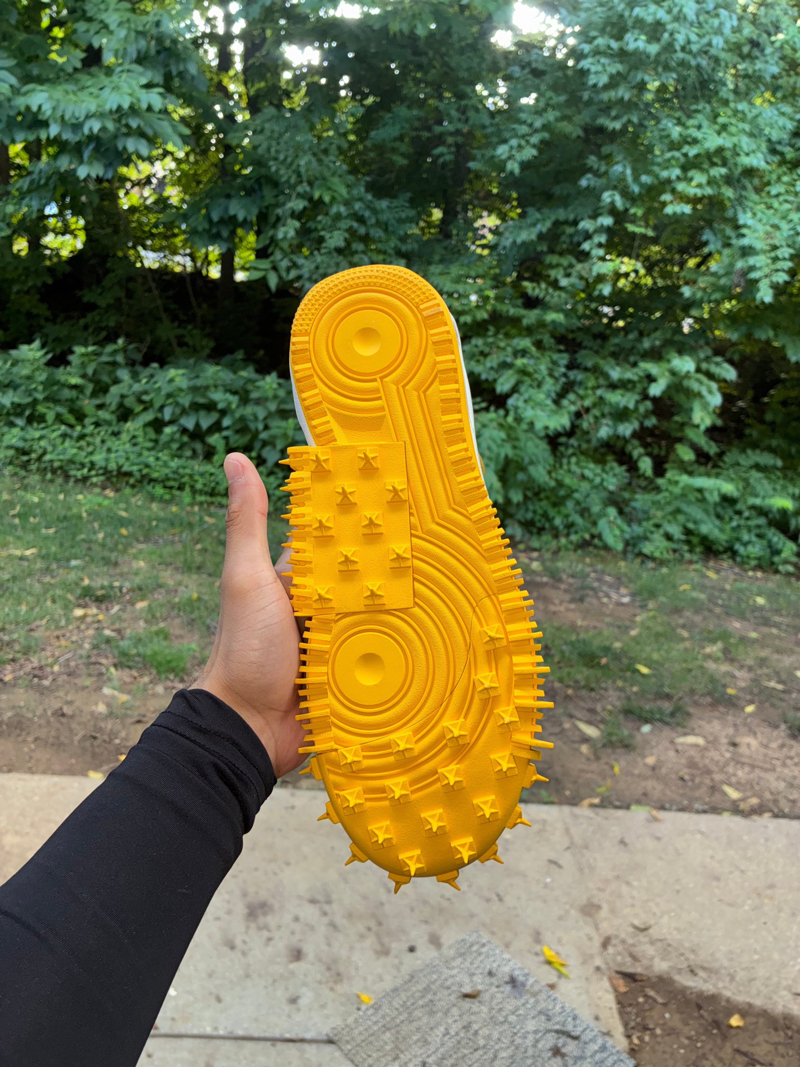 Off-White™ x Nike Air Force 1 Mid 'Varsity Maize' 9.5M