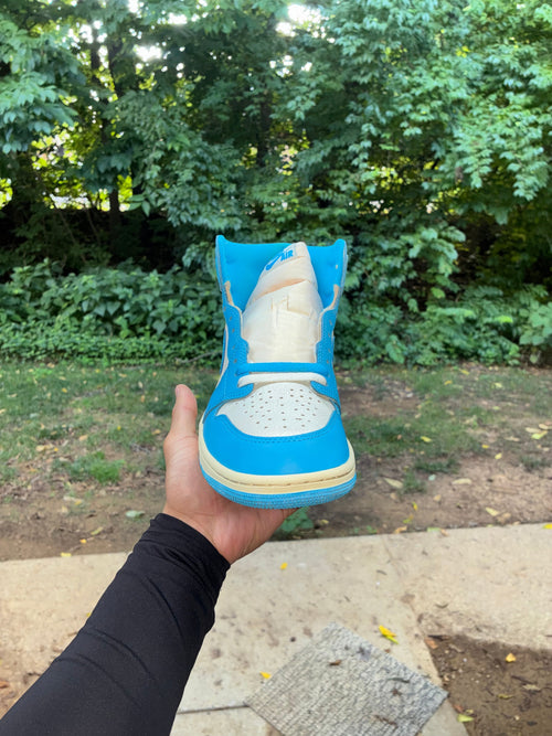 Air Jordan 1 Retro High OG 'University Blue' 9.5M