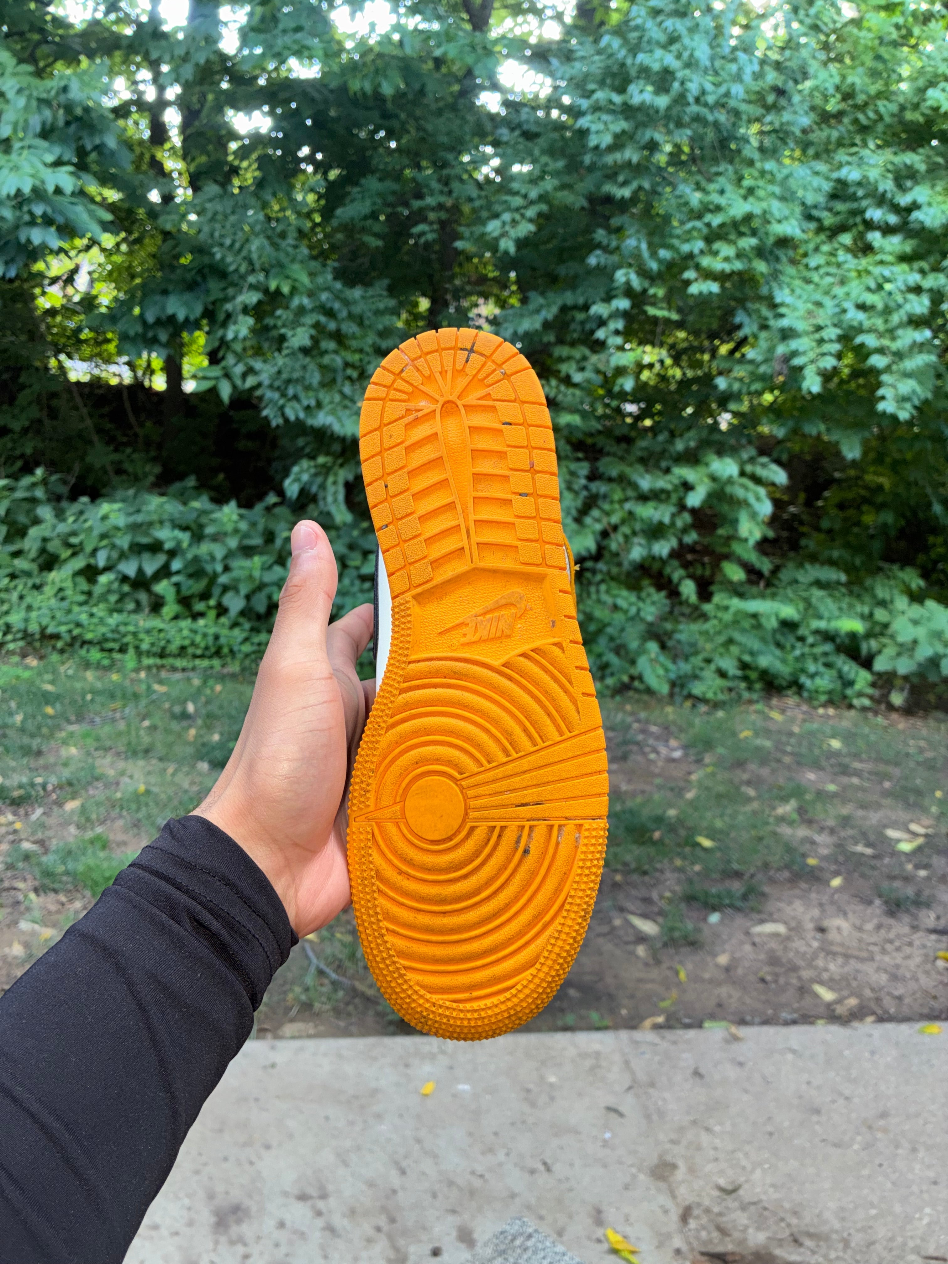 Air Jordan 1 Retro High OG 'Taxi' 7M