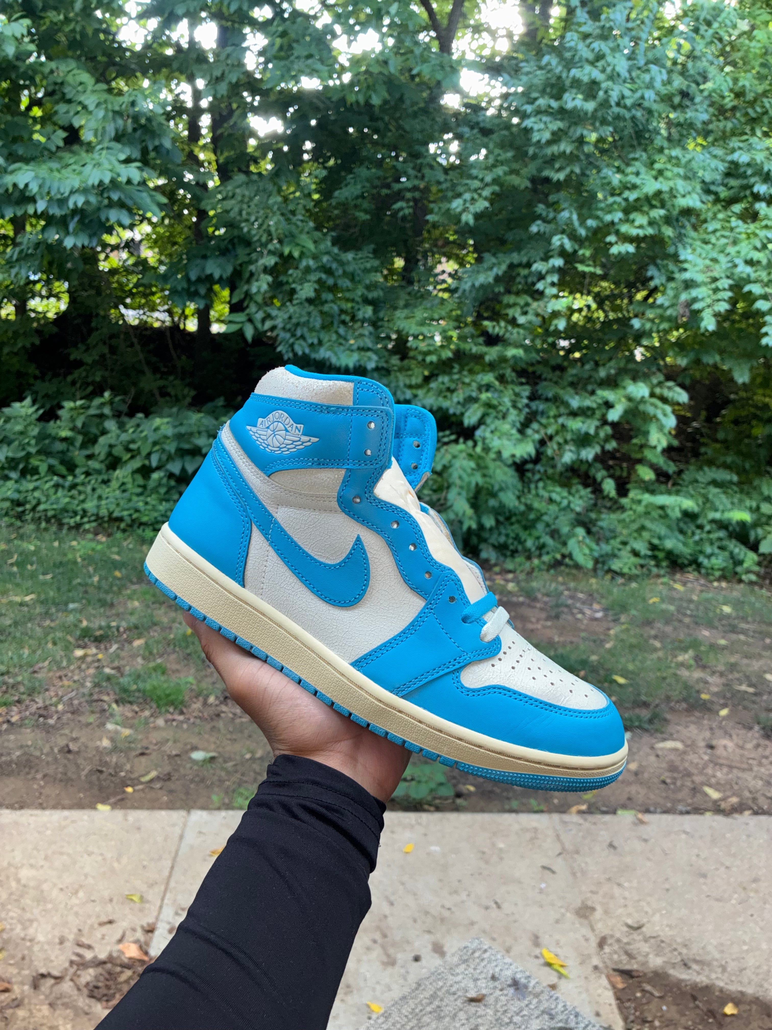 Air Jordan 1 Retro High OG 'University Blue' 9.5M