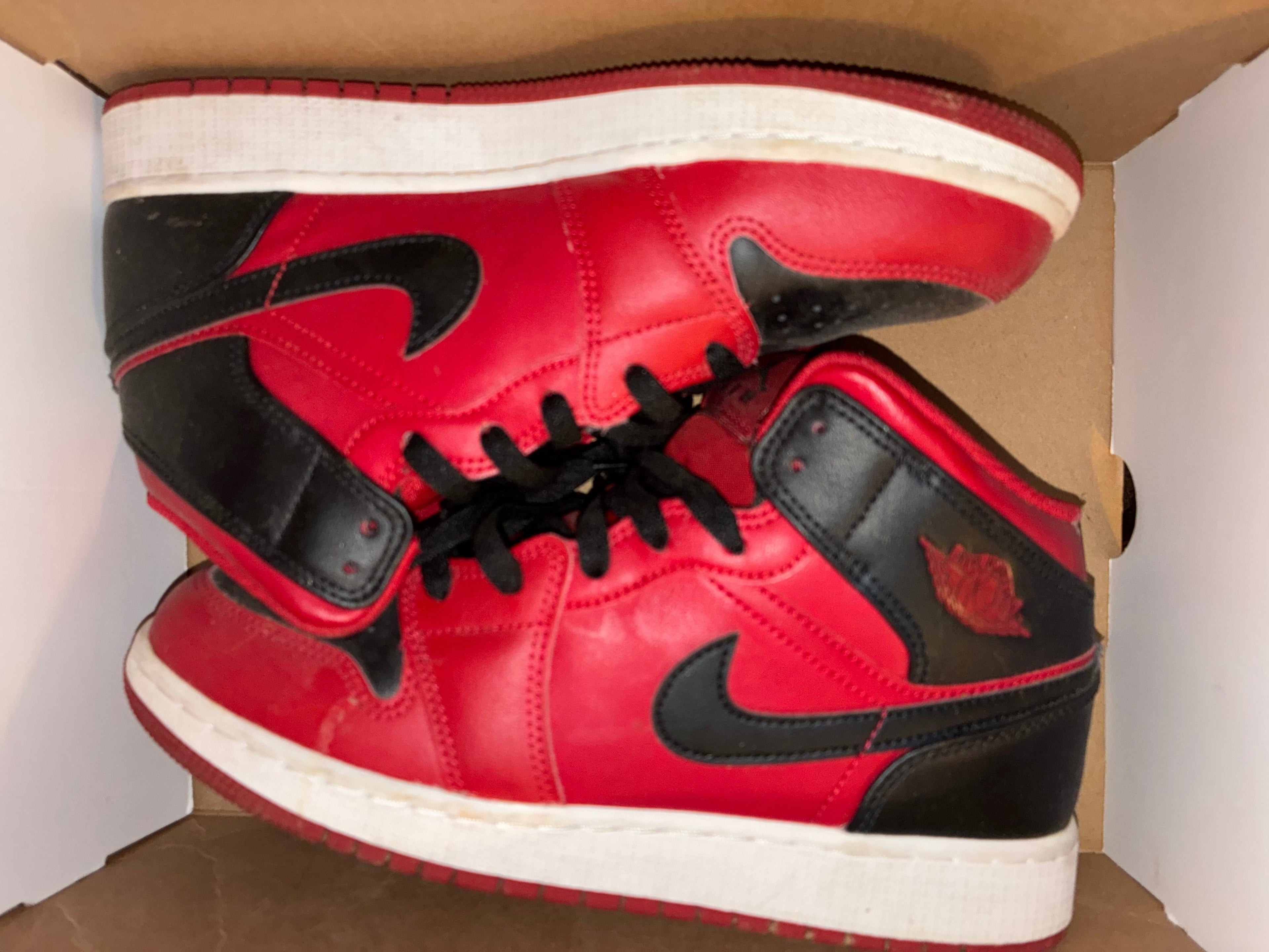 Nike Air Jordan 1 Mid "Banned/Bred" – Size 7Y (Pre-Owned)