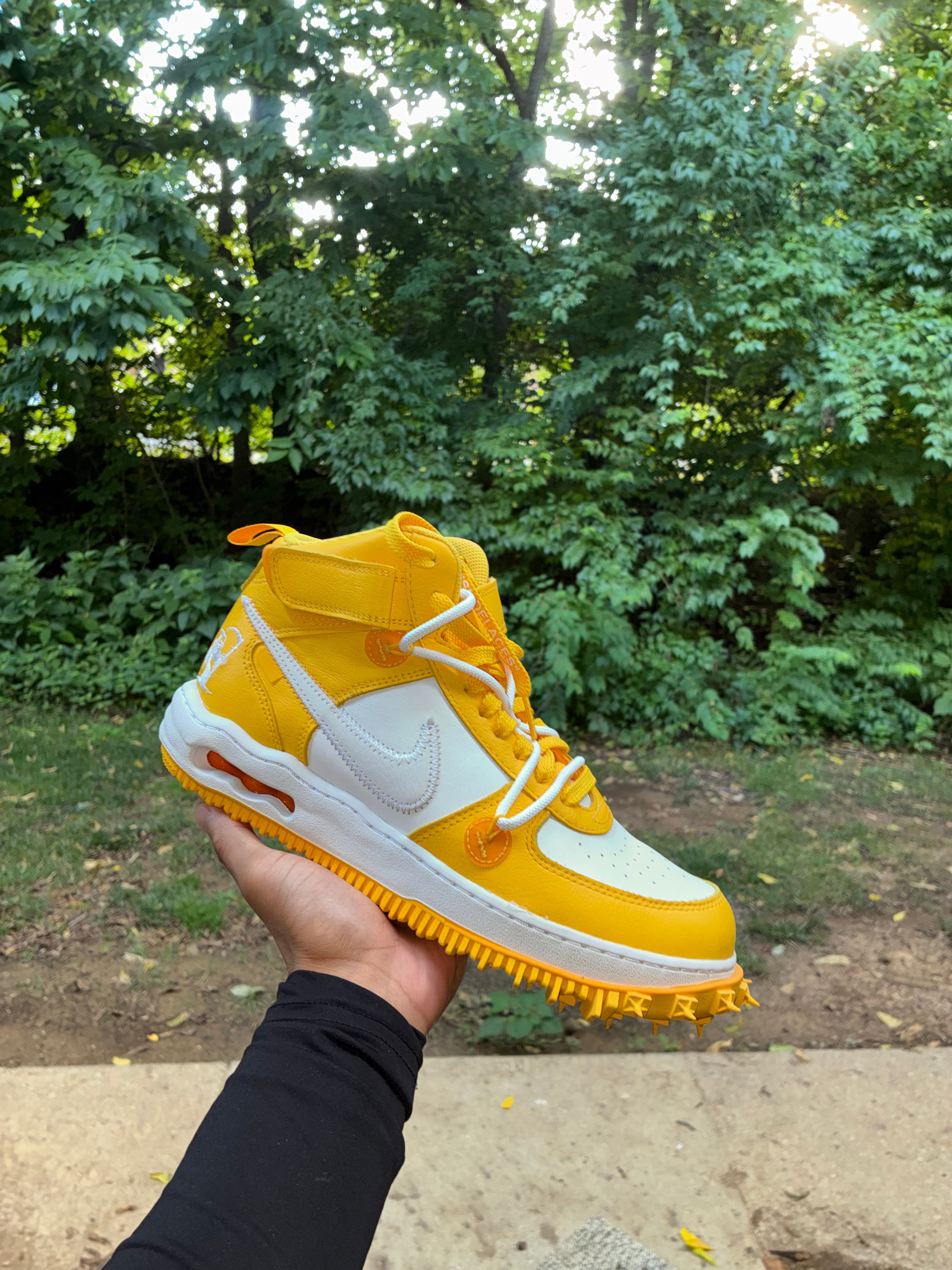 Off-White™ x Nike Air Force 1 Mid 'Varsity Maize' 9.5M