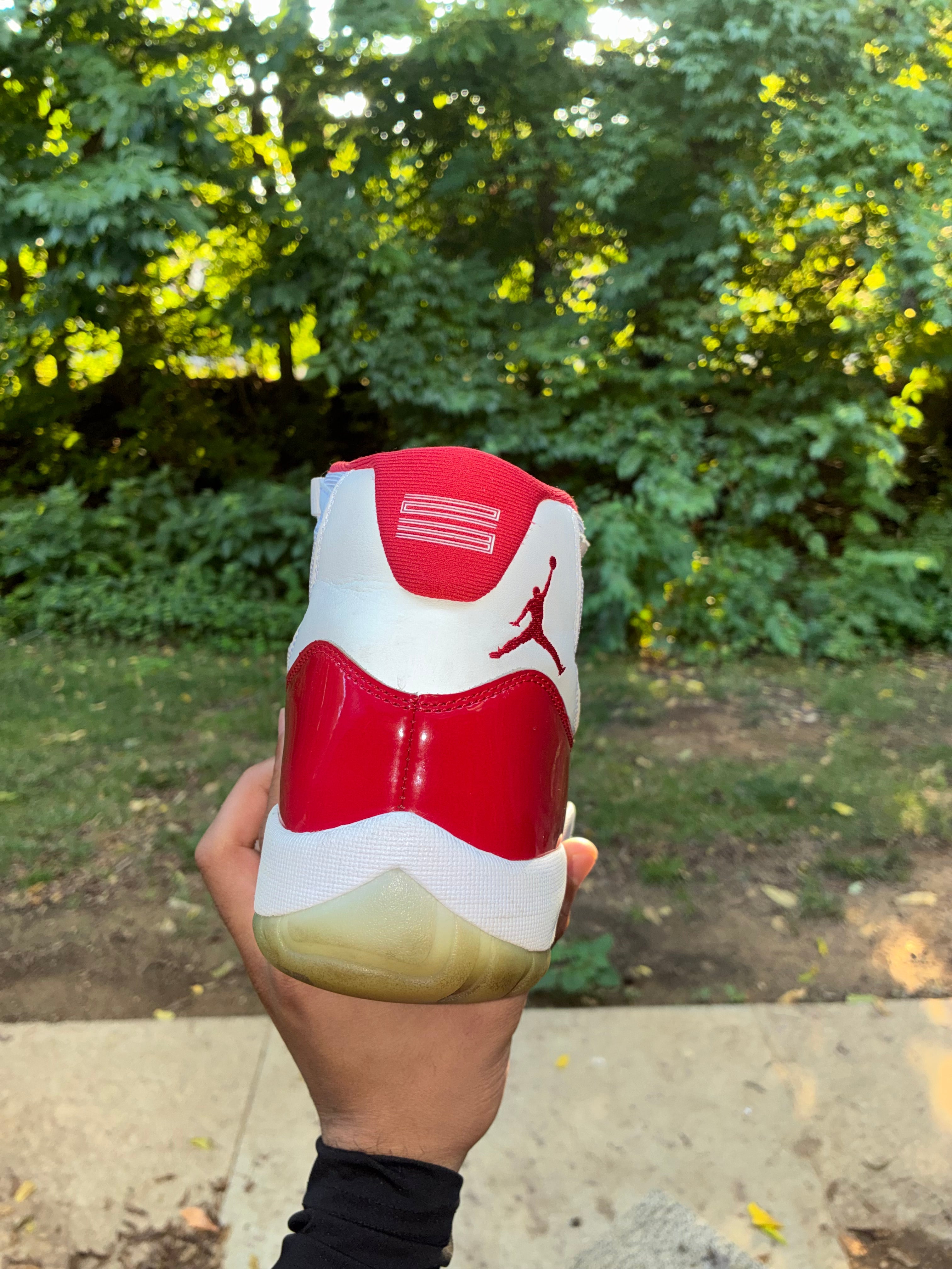 Air Jordan 11 Retro "Cherry" 9.5M