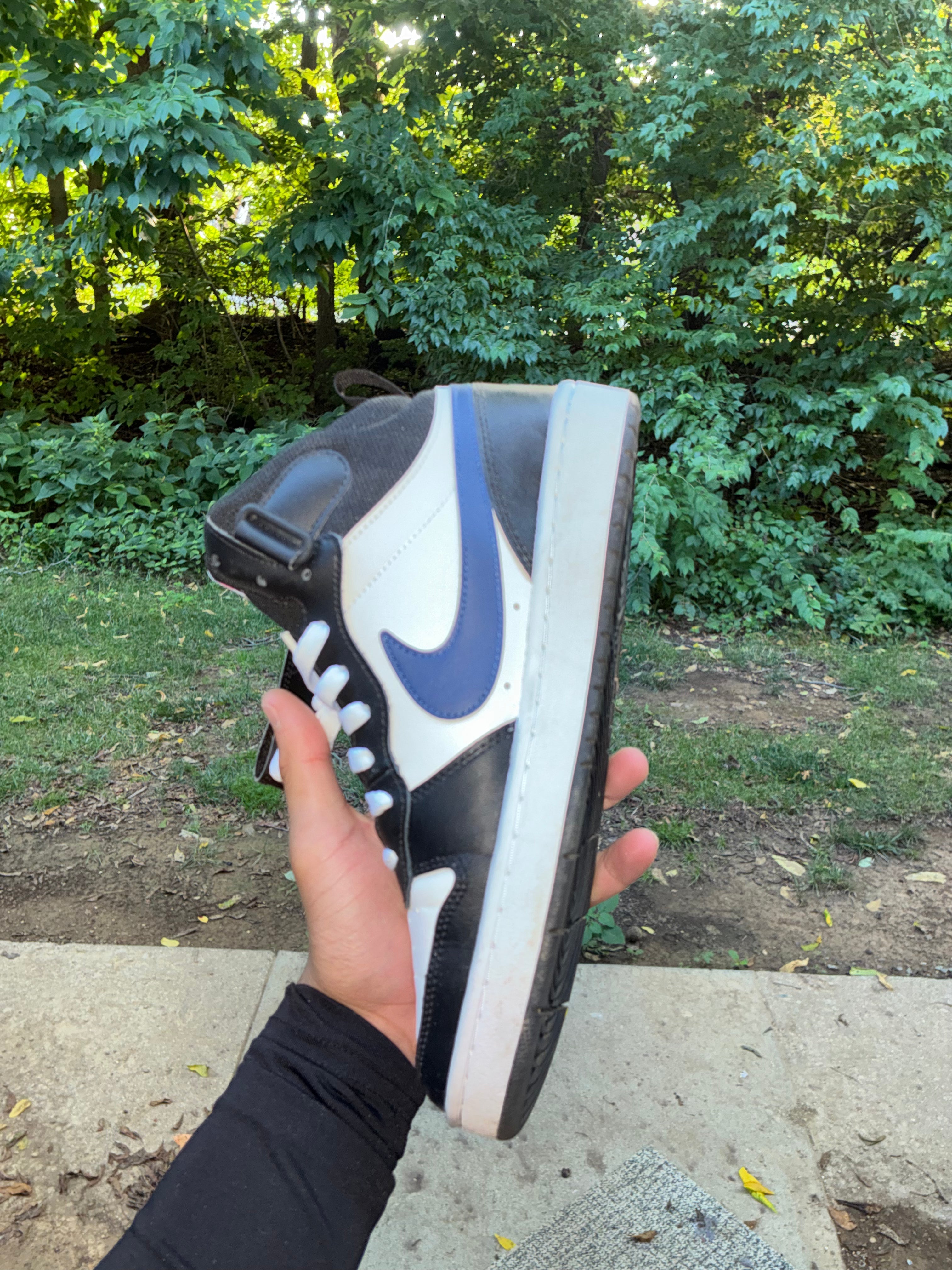 Nike Court Borough Mid 2 "Black/White/Red/Blue" Size 7Y (Pre-Owned)